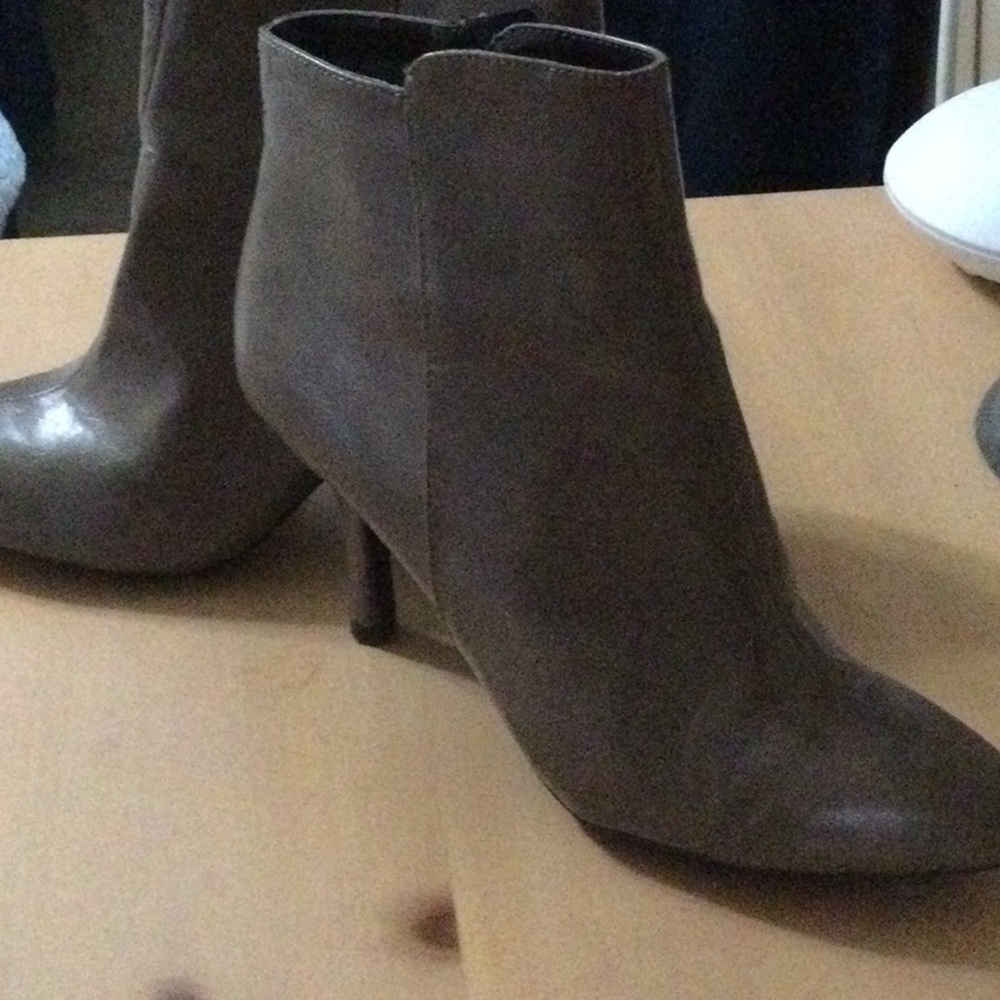 Taupe Ankle bootie. Great condition